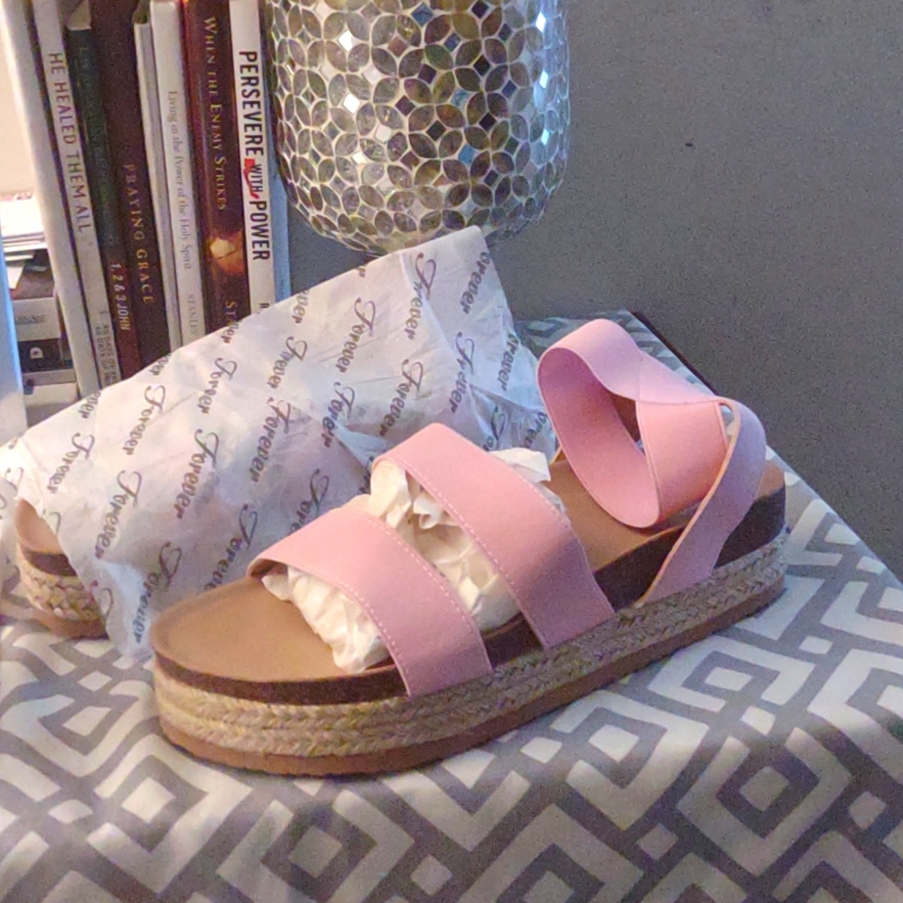 Pink Sandel